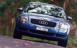 Audi TT Coupe 1999 года (AU)
